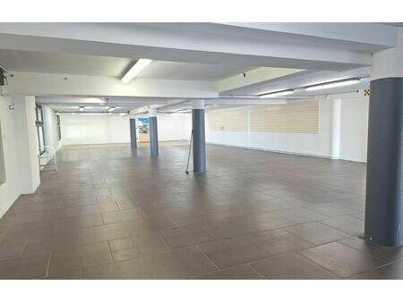 location commerce 300 m² saint-pierre (97410)