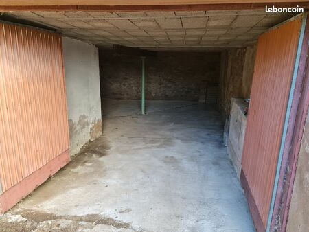 loue grand garage de 36m2