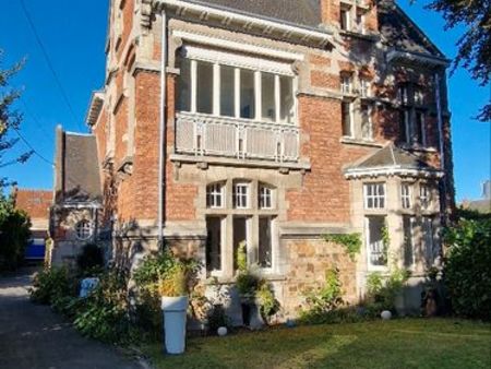 cambrai  maison bourgeoise dite de maître  bien rare