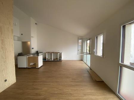 location appartement 3 pièces aux sables-d'olonne (85100) : à louer 3 pièces / 69m² les sa