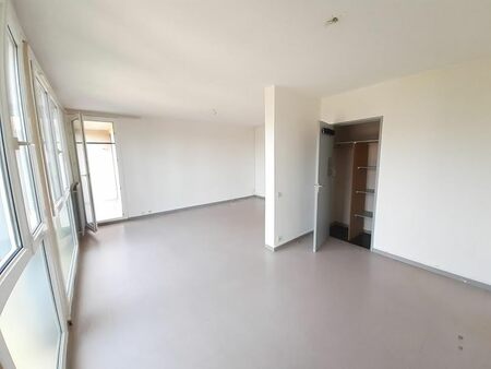 location appartement 4 pièces 72 m²