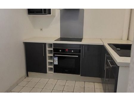 location appartement  m² t-4 à sainte-rose  770 €