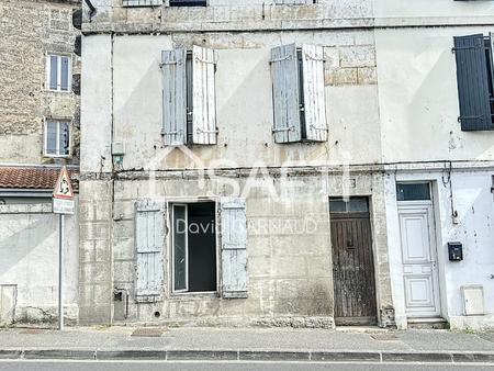 maison de ville disposant de 3 grandes chambres