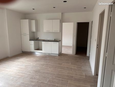 location appartement f3 rénové - vue sur la meuse  sedan  proche place turenne