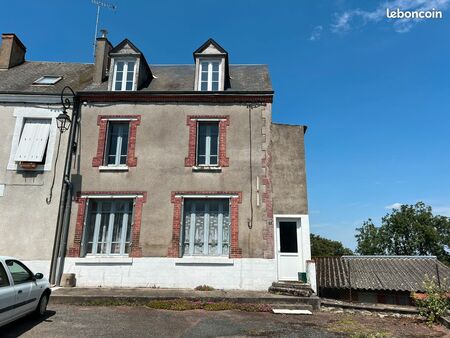 propriété de village  4 chambres  à moderniser  toute à l'égout  vue magnifique