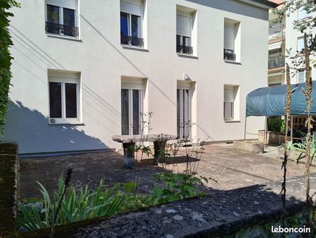 t3 quartier st claude 57.66 m²