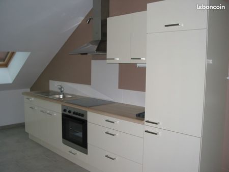 a louer appartement f4 duplex dans une petite résidence de 3 appartements. proche de saint