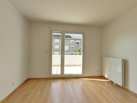 location appartement 2 pièces à couëron (44220) : à louer 2 pièces / 45m² couëron