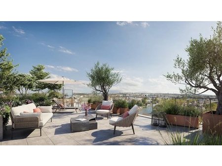 **rare t5 penthouse avec rooftop + terrasse + parkings + cave**