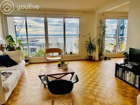 appartement à brest  balcon et vue mer