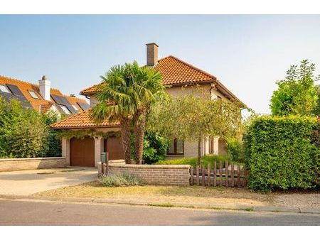 villa de style provençal avec 4 chambres et jardin