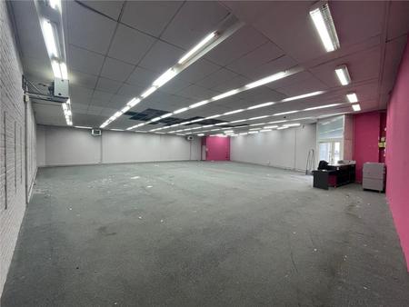 location de local commercial de 327 m² à saint-quentin - 02100