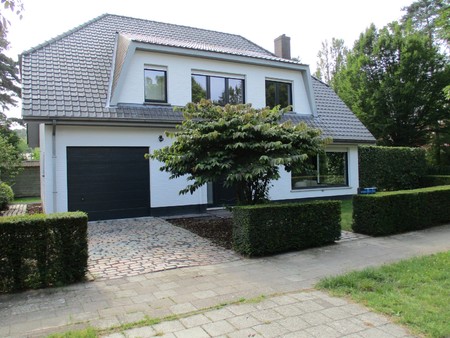 huis te koop in brasschaat met 4 slaapkamers