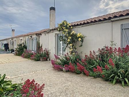 vente longère et corps de ferme piscine à charron (17230) : à vendre piscine / 195m² charr