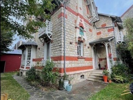 vente maison 8 pièces de 210 m² à nemours (77140)