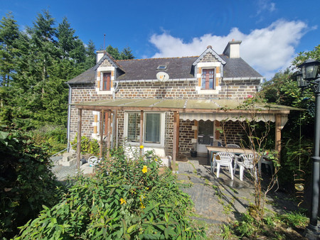 charmante maison de 4 chambres à locarn avec grand jardin et dépendance