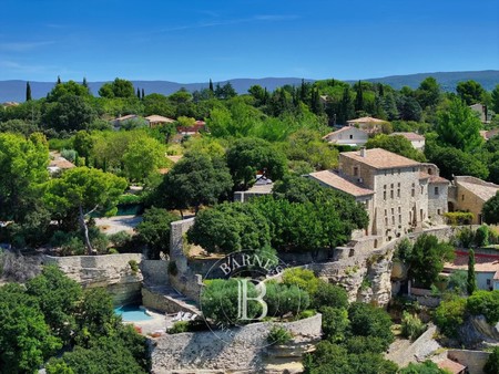 château à vendre dans le quartier nevons-route d'apt