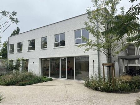 bureaux rénovés (267 m² chacun) à vendre à gand