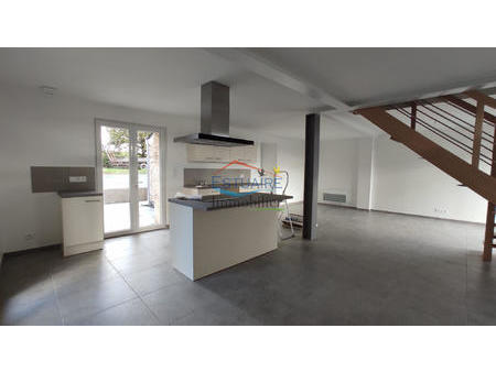 location maison à saint-étienne-de-montluc (44360) : à louer / 94m² saint-étienne-de-montl