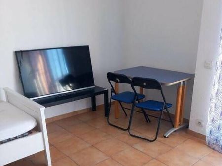 studio 1 pièce 28 m²