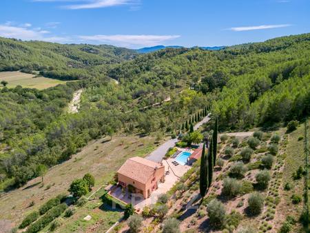 propriété de 60 hectares et 2 maisons