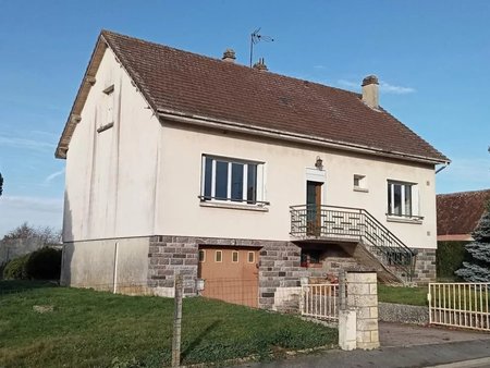 pavillon élevé sur sous-sol total avec jardin paysagé  le tout sur près de 1000 m²