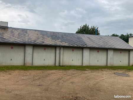 garage a la gare 18200