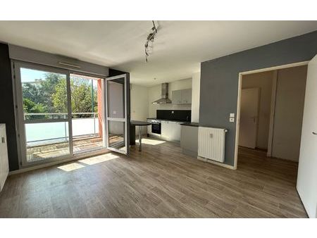 location appartement  m² t-2 à reims  680 €