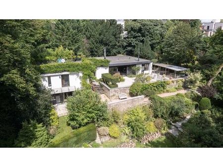 villa de l'architecte y.stevens face à un parc natura 2000