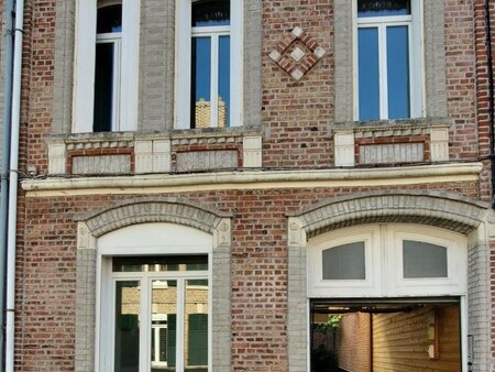 vente maison de ville 5 pièces de 250 m² à amiens (80000)