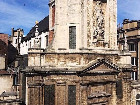 superbe petit appart. a louer en plein coeur de bruxelles !