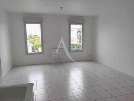 a vendre appartement type t3 à saintes.