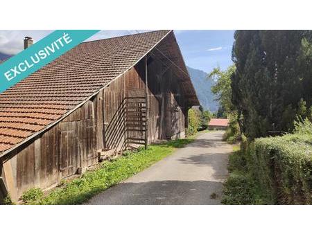 ancien corps de ferme. 462 m² a renover