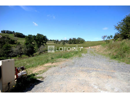 terrain constructible 751 m2 viabilisé