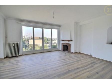 spacieux et lumineux appartement deux chambre à vendre +cave