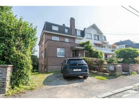 immeuble avec deux appartements-duplex