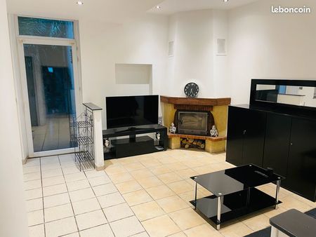 valence hyper centre appartement t1 bis 45 m2 + petite cours 115000 u