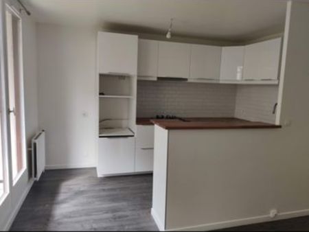 à louer appartement 2 pièces 40 m2 avec grand box