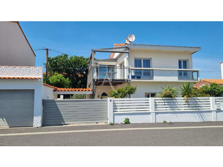 vente maison aux sables-d'olonne (85100) : à vendre / 115m² les sables-d'olonne