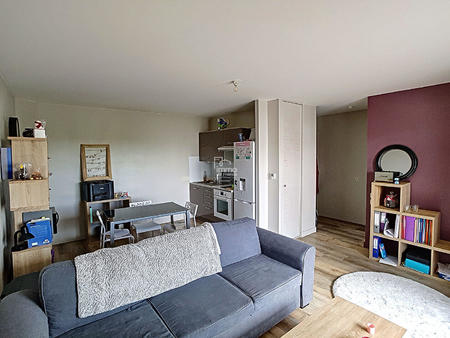 location appartement 2 pièces à la roche-sur-yon (85000) : à louer 2 pièces / 48m² la roch