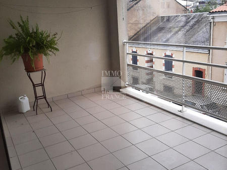 location appartement 3 pièces à la roche-sur-yon (85000) : à louer 3 pièces / 77m² la roch