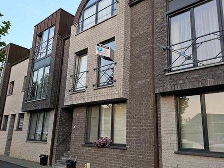 ideaal gelegen appartement te moerbeke