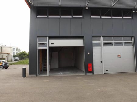 location local commercial 2 pièces 96 m2 à niort