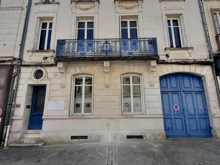 location local commercial 3 pièces 31 m2 à niort