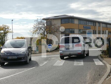 location de local commercial de 20 m² à manosque - 04100