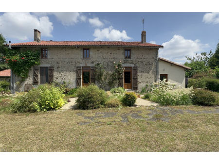 vente maison 9 pièces 267 m² bressuire (79300)