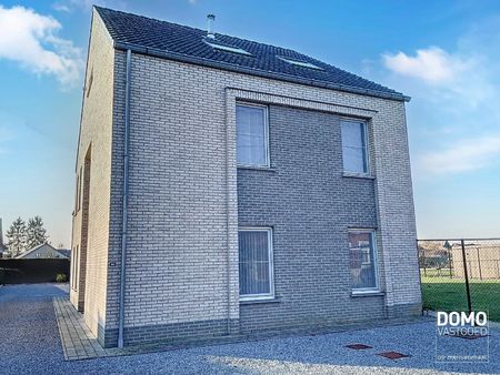 ruim appartement met 3 slaapkamers en garage te tuilt