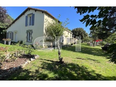 vente maison 8 pièces 186 m² bressuire (79300)