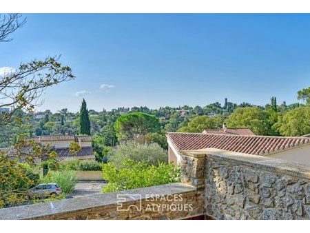 villa avec vue sur la tour magne et ses bureaux indépendants