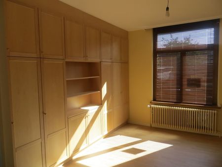 appartement une chambre + bureau avec jardin